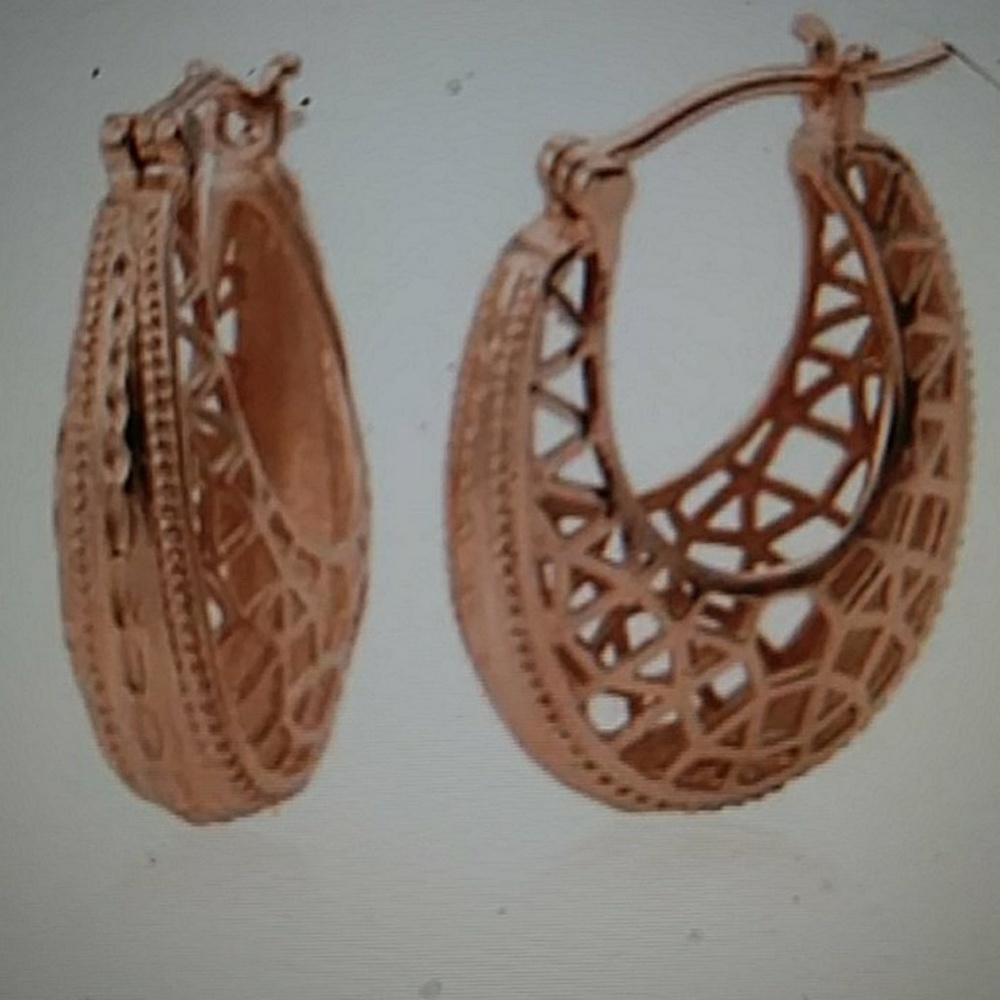 Nwt- BASKET-WEAVE 1.5"/ 18K EARRINGS